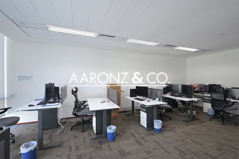 Снять в аренду офис в Sheikh Zayed Road, Дубай: 66м², № 90890 - фото 6