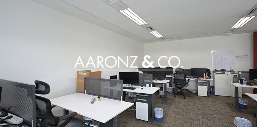 Офис в Sheikh Zayed Road, Дубай, 66м², № 90890