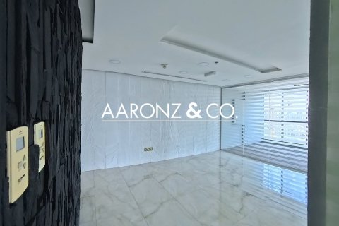 Oficina en Jumeirah Lake Towers, Dubai, 126 m², № 90888 - foto 11
