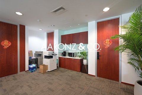Снять в аренду офис в Sheikh Zayed Road, Дубай: 274м², № 90891 - фото 8