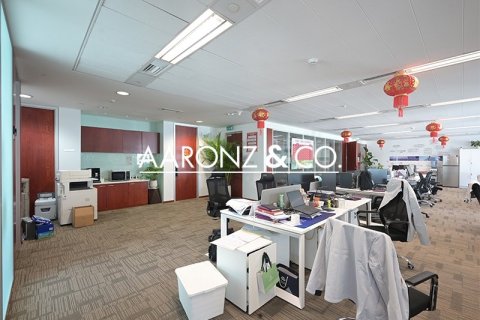 Снять в аренду офис в Sheikh Zayed Road, Дубай: 274м², № 90891 - фото 7