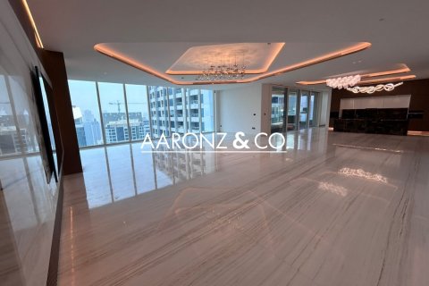 Penthouse in Jumeirah Lake Towers, Dubai 3 bedrooms, 527 sq.m. № 90893 - photo 12