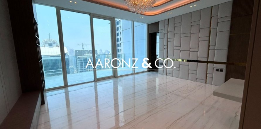 Penthouse in Jumeirah Lake Towers, Dubai 3 bedrooms, 527 sq.m. № 90893