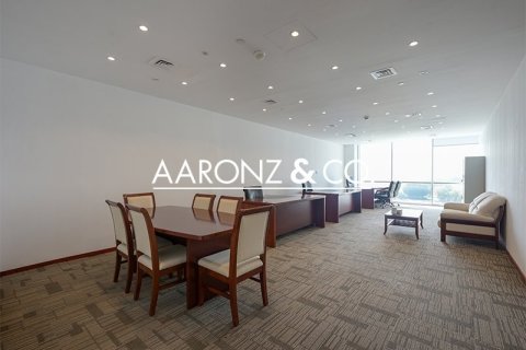 Снять в аренду офис в Sheikh Zayed Road, Дубай: 62м², № 90892 - фото 5
