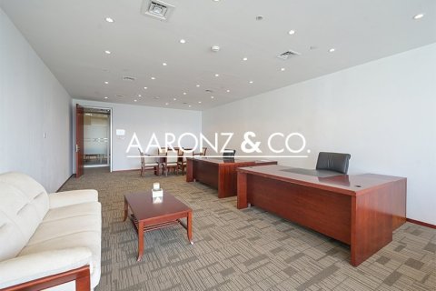 Снять в аренду офис в Sheikh Zayed Road, Дубай: 62м², № 90892 - фото 4