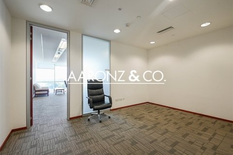 Снять в аренду офис в Sheikh Zayed Road, Дубай: 63м², № 90889 - фото 9