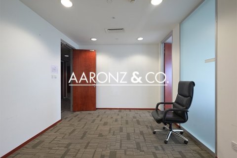 Снять в аренду офис в Sheikh Zayed Road, Дубай: 63м², № 90889 - фото 6