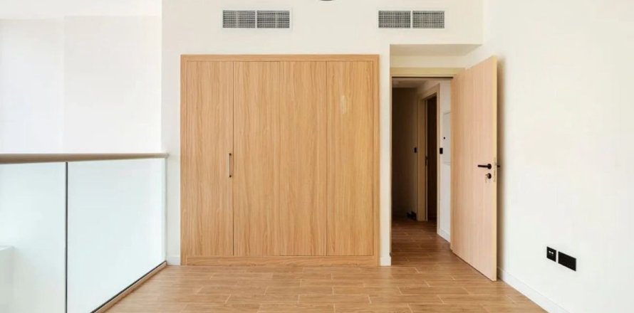 Таунхаус в Дубае, 3 спальни, 105.7м², № 55626
