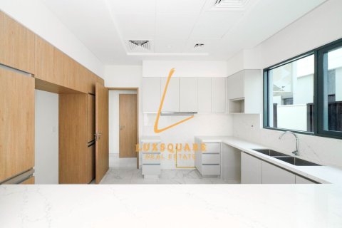 Villa in Murooj Al Furjan, Al Furjan, Dubai 4 bedrooms, 570 sq.m. № 95971 - photo 8