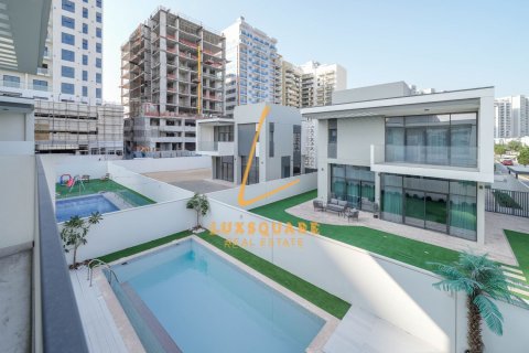 Villa in Murooj Al Furjan, Al Furjan, Dubai 4 bedrooms, 570 sq.m. № 95971 - photo 28