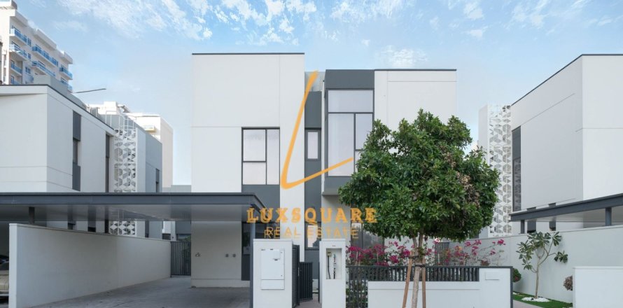 Villa in Murooj Al Furjan, Al Furjan, Dubai 4 bedrooms, 570 sq.m. № 95971