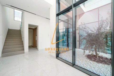 Villa in Murooj Al Furjan, Al Furjan, Dubai 4 bedrooms, 570 sq.m. № 95971 - photo 13