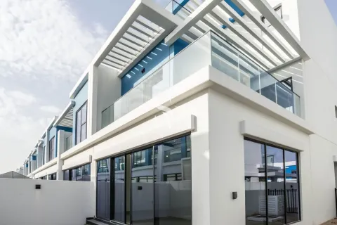 Townhouse in Damac Lagoons, Dubai 5 bedrooms, 220 sq.m. № 132732 - photo 7