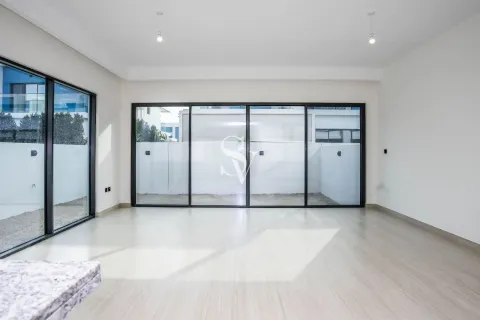 Townhouse in Damac Lagoons, Dubai 5 bedrooms, 220 sq.m. № 132732 - photo 2