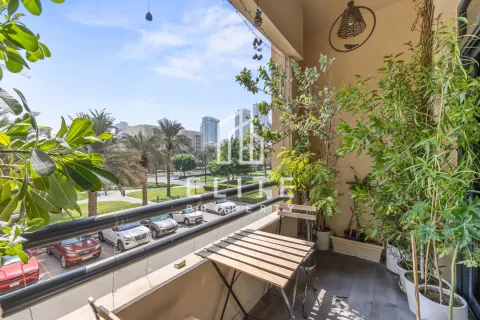 Apartment in Al Jaz, Greens, Dubai 2 bedrooms, 146 sq.m. № 60145 - photo 2