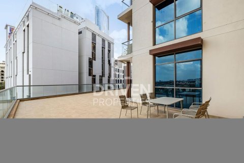 Appartement à Al Jaddaf, Dubai, 2 chambres, 379 m², № 86515 - photo 2