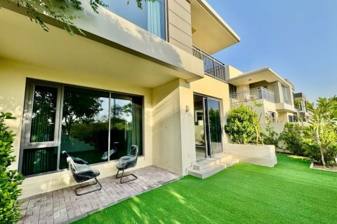 Villa in Dubai Hills Estate, Dubai 5 bedrooms, 254 sq.m. № 134154 - photo 15