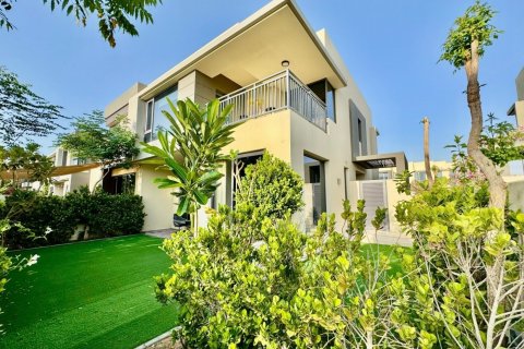 Villa in Dubai Hills Estate, Dubai 5 bedrooms, 254 sq.m. № 134154 - photo 16