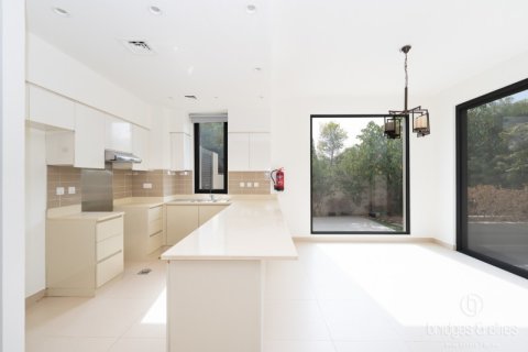 Villa in Dubai Hills Estate, Dubai 5 bedrooms, 254 sq.m. № 134154 - photo 20