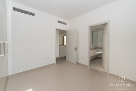 Villa in Dubai Hills Estate, Dubai 5 bedrooms, 254 sq.m. № 134154 - photo 4