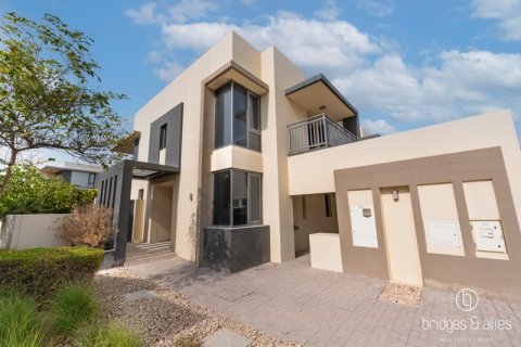 Villa in Dubai Hills Estate, Dubai 5 bedrooms, 254 sq.m. № 134154 - photo 25