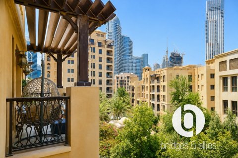 Apartment in Old Town, Dubai 1 bedroom, 75 sq.m. № 134151 - photo 2