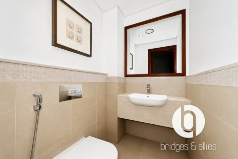Apartment in Downtown Dubai (Downtown Burj Dubai), Dubai 3 bedrooms, 191 sq.m. № 134150 - photo 5