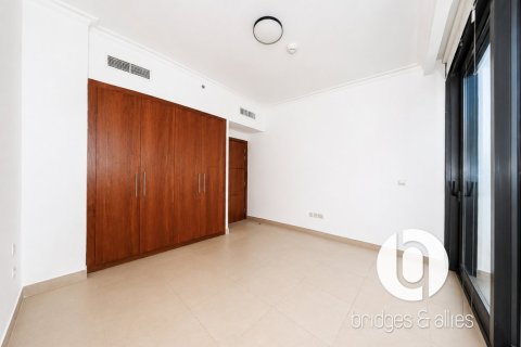 Apartment in Downtown Dubai (Downtown Burj Dubai), Dubai 3 bedrooms, 191 sq.m. № 134150 - photo 15