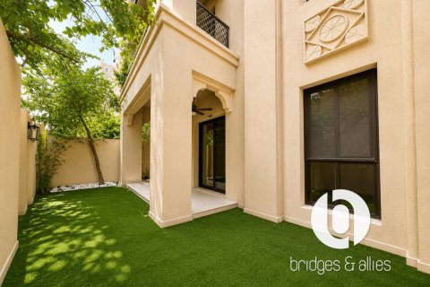 Apartment in Old Town, Dubai 1 bedroom, 113 sq.m. № 134152 - photo 2