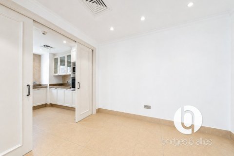 Apartment in Old Town, Dubai 1 bedroom, 90 sq.m. № 134153 - photo 11