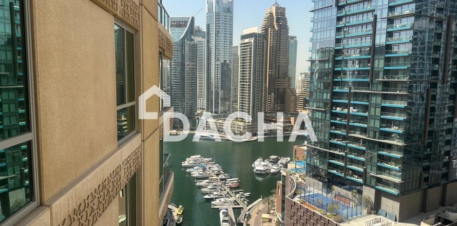 Apartment in Emaar 6 Towers, Dubai Marina, Dubai 3 bedrooms, 218 sq.m. № 104834