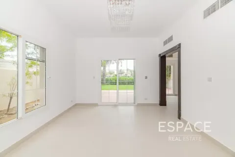 فيلا في Springs 14, The Springs, دبي 3 غرف نوم, 270 م² رقم 122657 - صورة 2