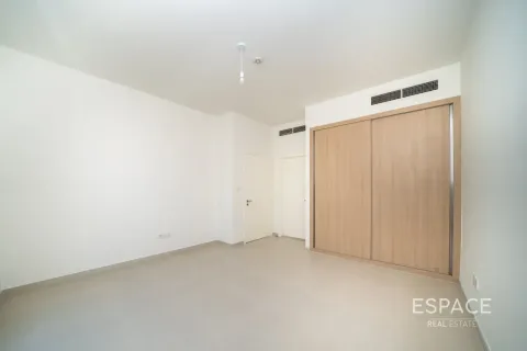 Villa in Jebel Ali, Dubai 4 bedrooms, 286 sq.m. № 122654 - photo 8