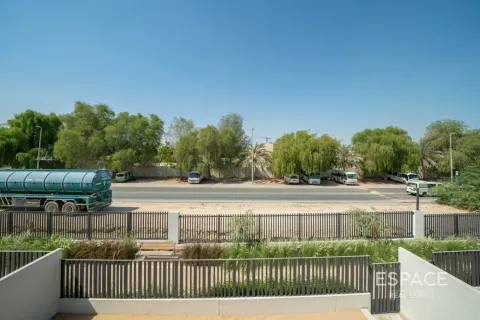 Villa in Jebel Ali, Dubai 4 bedrooms, 286 sq.m. № 122654 - photo 15