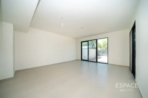 Villa in Jebel Ali, Dubai 4 bedrooms, 286 sq.m. № 122654 - photo 2