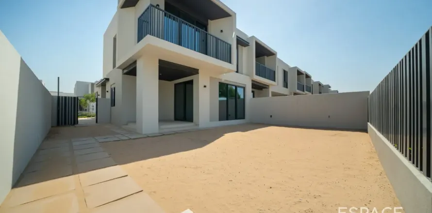 Villa in Jebel Ali, Dubai 4 bedrooms, 286 sq.m. № 122654