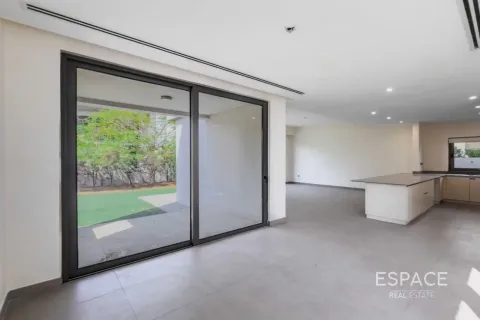 Villa in Dubai Hills Estate, Dubai 4 bedrooms, 292 sq.m. № 122652 - photo 2
