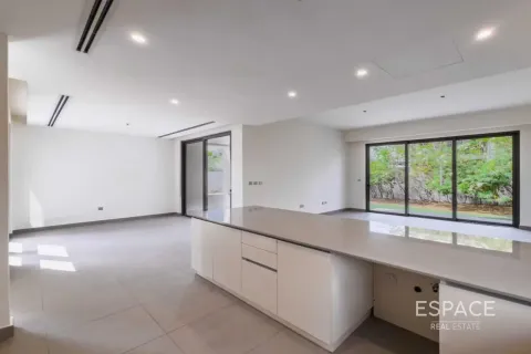 Villa in Dubai Hills Estate, Dubai 4 bedrooms, 292 sq.m. № 122652 - photo 4