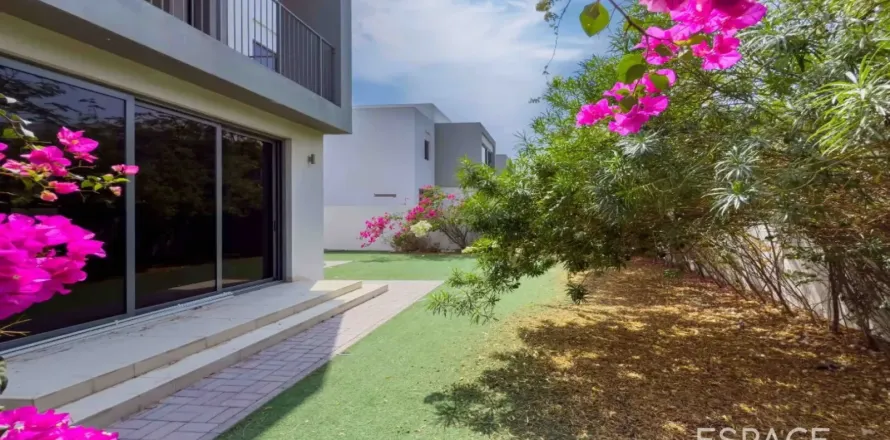 Villa in Dubai Hills Estate, Dubai 4 bedrooms, 292 sq.m. № 122652