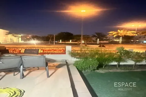 Villa à Al Furjan, Dubai, 3 chambres, 262 m², № 122650