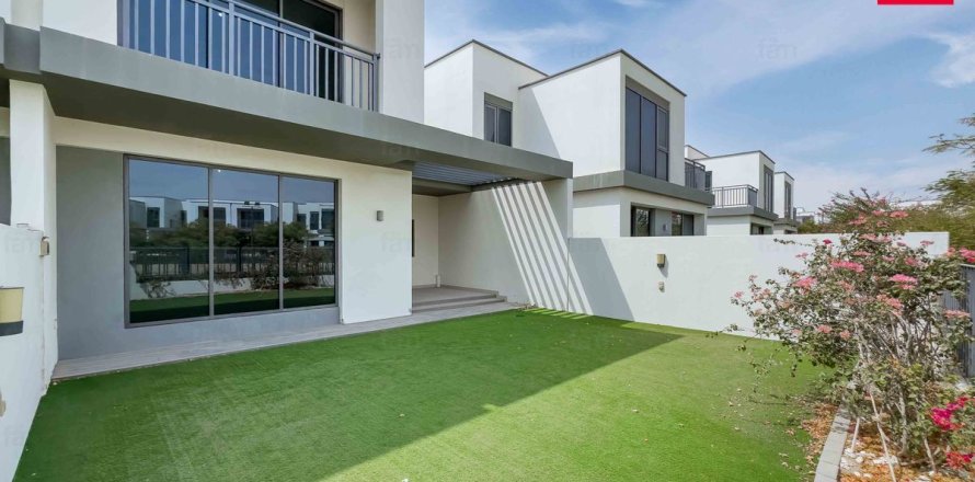 Adosado en Dubai Hills Estate, Dubai, 3 dormitorios, 192.7 m², № 77041
