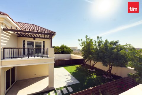 Villa à Dubai, 4 chambres, 384.2 m², № 77043 - photo 23