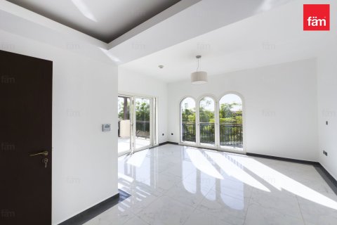 Villa à Dubai, 4 chambres, 384.2 m², № 77043 - photo 5