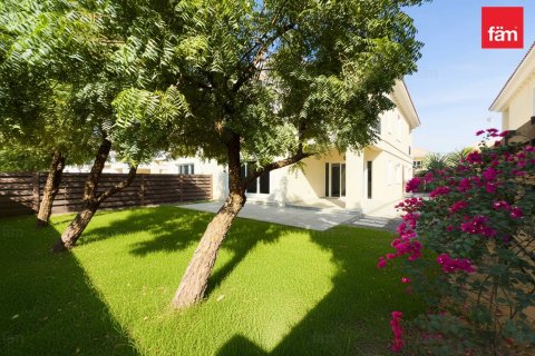 Villa à Dubai, 4 chambres, 384.2 m², № 77043 - photo 24