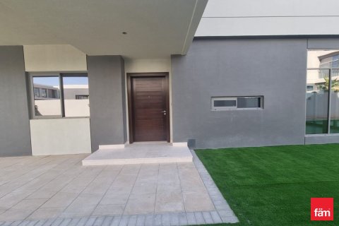 Villa à Dubai, 4 chambres, 323.6 m², № 77037 - photo 2