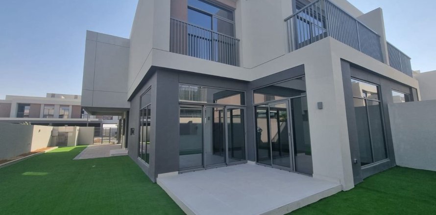Villa à Dubai, 4 chambres, 323.6 m², № 77037