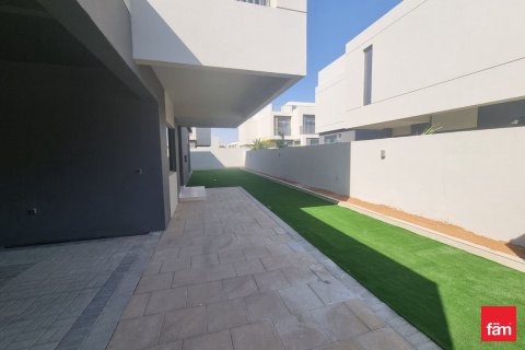 Villa à Dubai, 4 chambres, 323.6 m², № 77037 - photo 3
