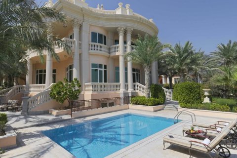 Villa en Palm Jumeirah, Dubai, 4 dormitorios, 1343.7 m², № 4445 - foto 1