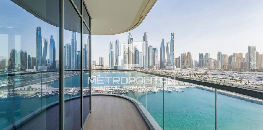 Apartment in EMAAR Beachfront, Dubai Harbour, Dubai 3 bedrooms, 158 sq.m. № 4436