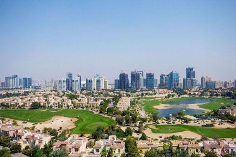 Penthouse in Dubai Sports City, Dubai 4 bedrooms, 455.6 sq.m. № 7853 - photo 1